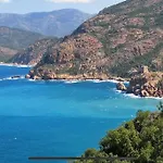 Calme Proche Des Commerces Et Plages *
